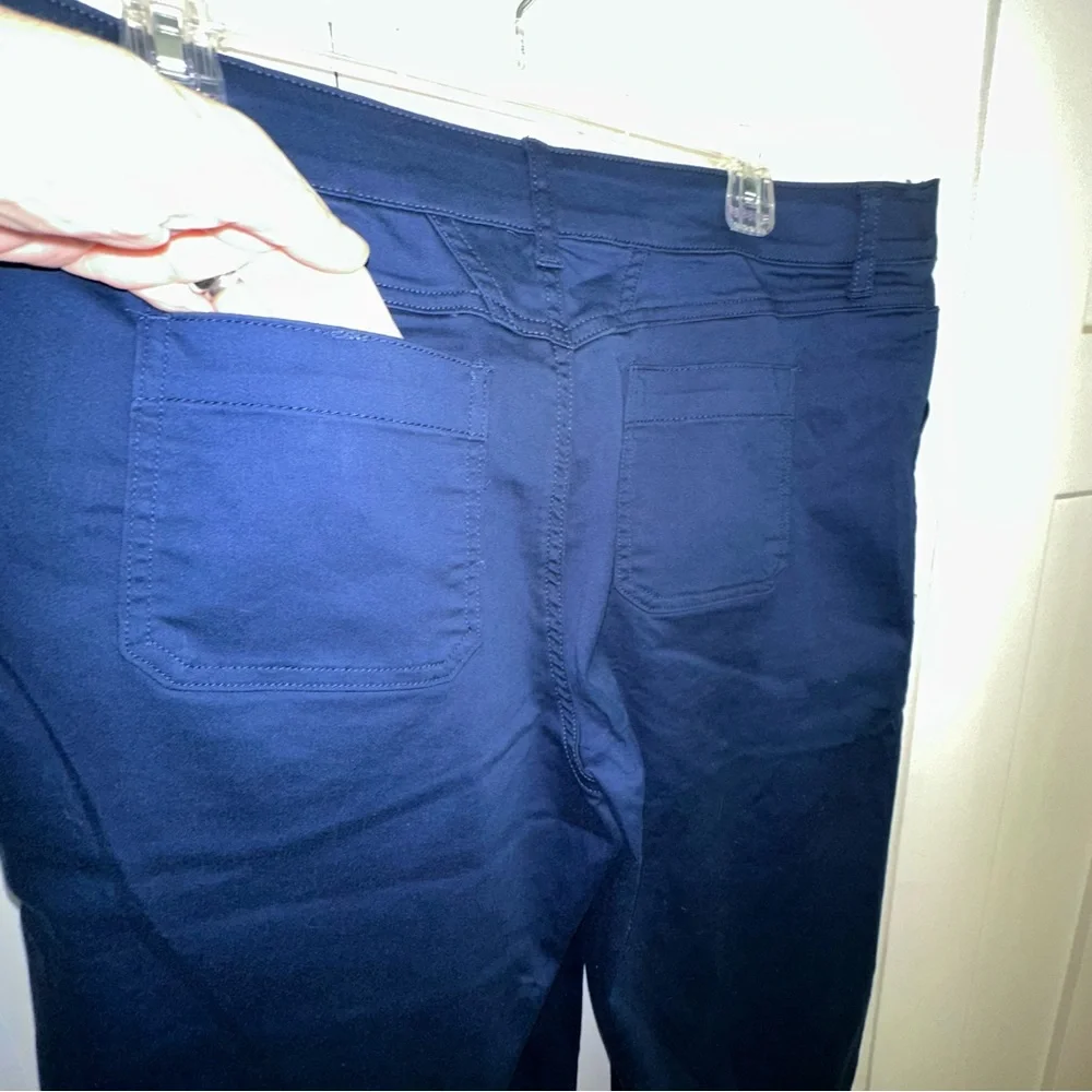Women's Khakis & Company Navy Stretch Capri Pants - Size 12 - nwot - Picture 4 of 8